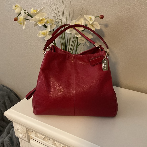 Coach Madison Phoebe Red Pebble Leather Shoulder Bag EUC retail $395 - Picture 1 of 14